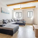 Three-bedroom In Ferienhaus