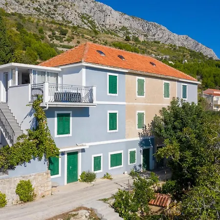 Three-bedroom In Stanici
