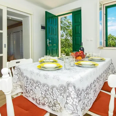 Tatil Evi Three-bedroom In *